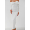 Robe longue blanche à col bateau froncés