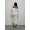 Robe longue blanche à col bateau froncés